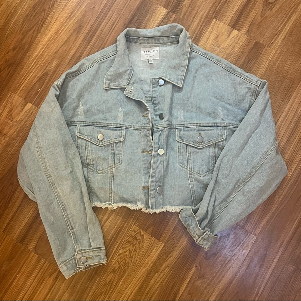 Light Wash Raw Cut Cropped Denim Jacket